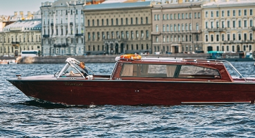 Аренда катера «Venissa» в г. Санкт-Петербург (на 10 персон)