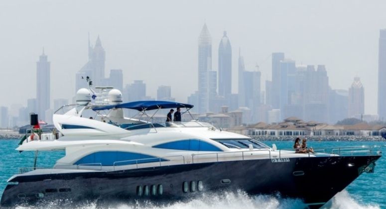 Аренда яхты «Sunseeker 90» в г. Дубай (на 20 персон)